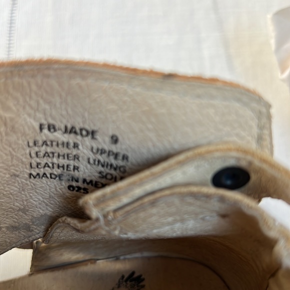 Freebird by Steven Jade Distressed Leather Suede Ankle Bootie Size 9 - Picture 8 of 8